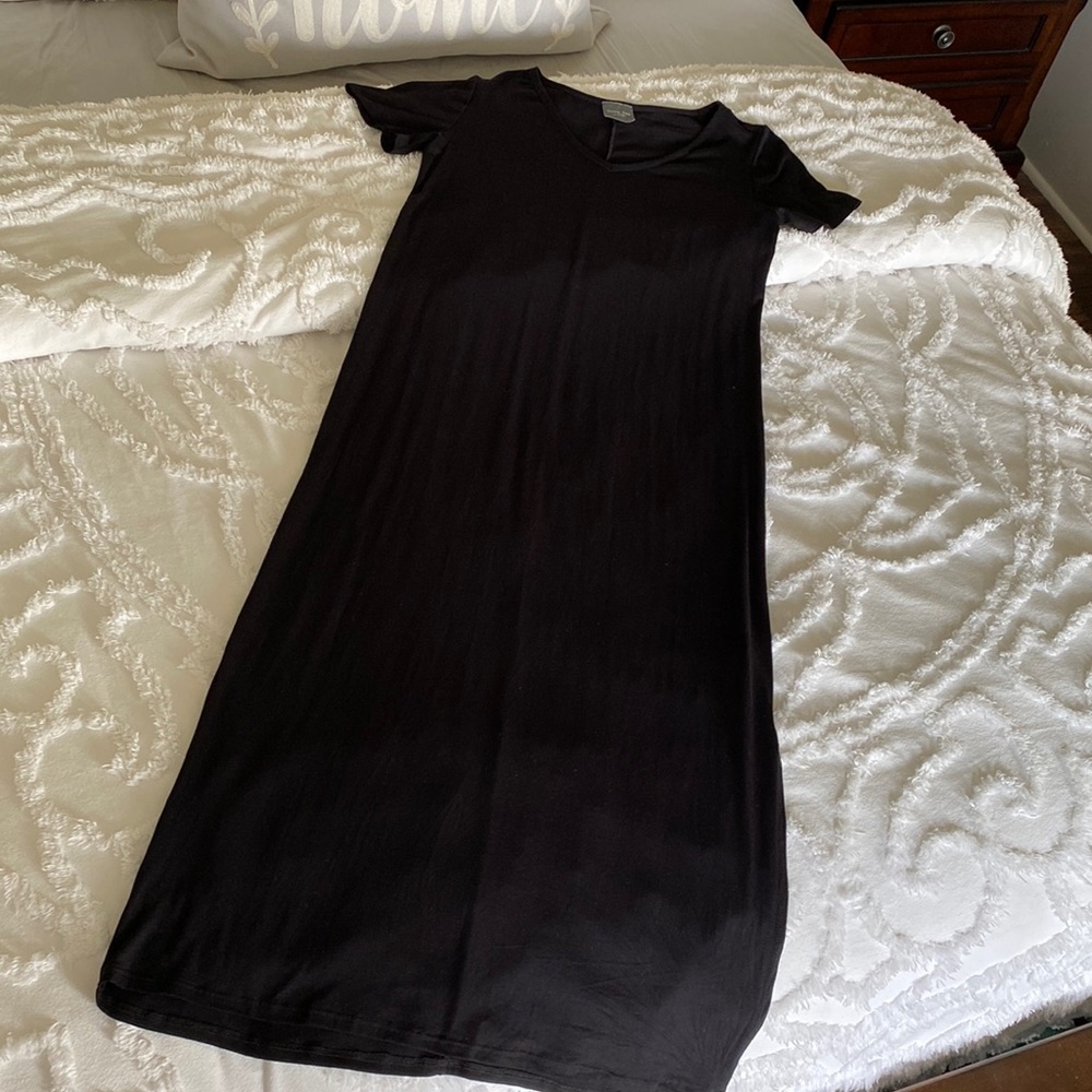 Maxi black dress size L fits like a small